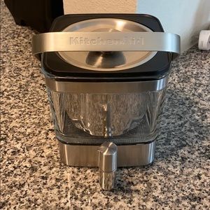 Kitchen Aid cold brew coffee maker